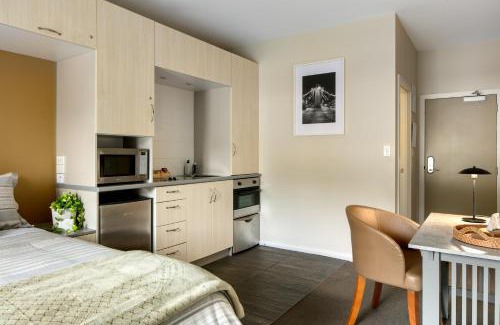 Gisborne Apartment | NEW! 600m to CBD - Pool