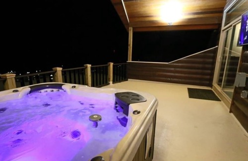 McHenry House | NEW 8 BR, 3 HotTubs, GameRoom, 2 HD Cinemas, Sauna, Ski-In/Out, Limo Golf Cart