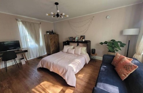 Jefferson Park Avenue Apartment | NEW! Adjacent to UVa Grounds.