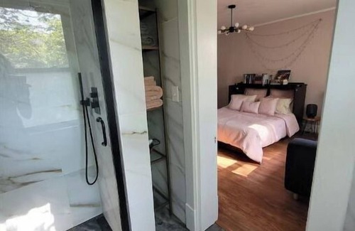 Jefferson Park Avenue Apartment | NEW! Adjacent to UVa Grounds.