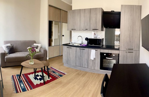 Liberation Apartment | New air-conditioned studio - Libération district