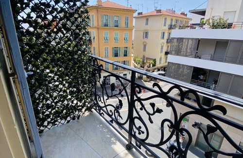 Liberation Apartment | New air-conditioned studio - Libération district