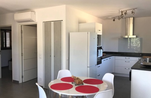 Bonifacio Villa | New air-conditioned villa for 4 people: 2A041 000042 W1
