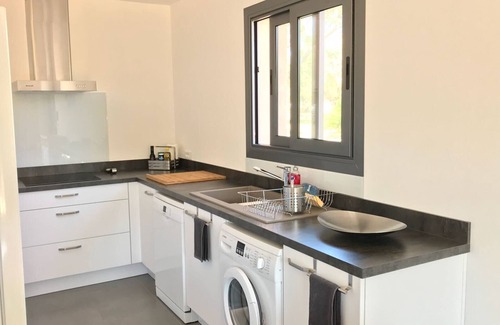 Bonifacio Villa | New air-conditioned villa for 4 people: 2A041 000042 W1