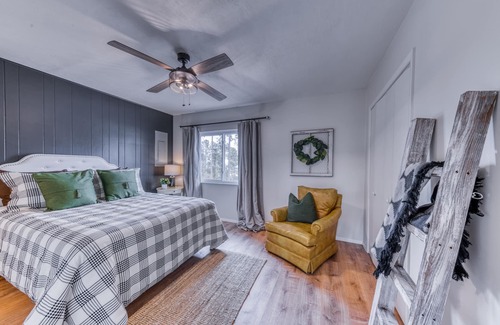 Alto Cabin | NEW! Alto Vista Cottage: Picturesque 3 Bedroom Cabin with an AMAZING View and Easy, Level Entry!