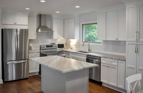Huron House | NEW~AMAZING Lake Views~Rain or Shine!Close to Cedar Point and many area BEACHES