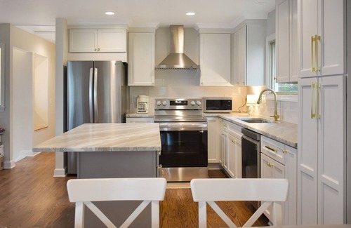 Huron House | NEW~AMAZING Lake Views~Rain or Shine!Close to Cedar Point and many area BEACHES