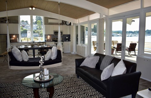 Gig Harbor House | NEW- Amazing Lighthouse Beach Waterfront Homes sleeps 14
