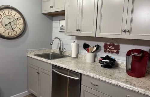 Granby Apartment | New and Cozy!