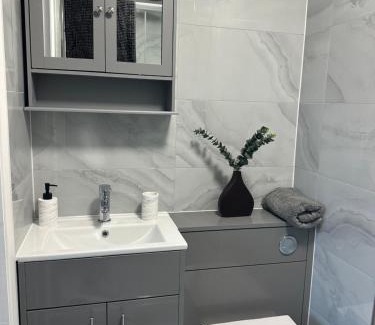London Borough of Hounslow Apartment | New apartment 3