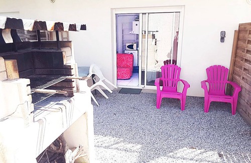 La Rochelle Apartment | New apartment, garden with private parking, barbecue, near beaches on foot, Wifi
