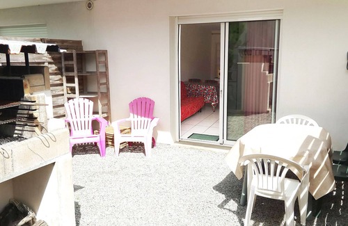 La Rochelle Apartment | New apartment, garden with private parking, barbecue, near beaches on foot, Wifi
