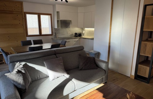 Jeux Apartment | New apartment in a small chalet, 500 ft away from the slopes and facilities