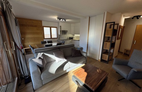 Jeux Apartment | New apartment in a small chalet, 500 ft away from the slopes and facilities