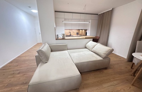Rhein-Erft-Kreis District Condo | New Apartment in Hürth-Lindenthal-Cologne