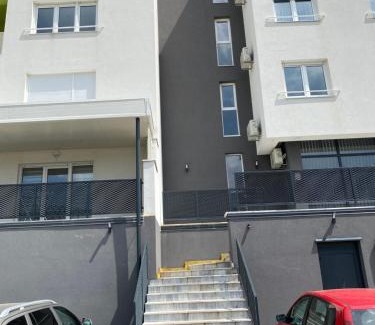 Visoko Apartment | New Apartment in the City