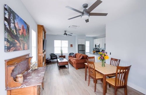 Colorado Springs Apartment | New Apartment in Old Colorado City, only 1 1/2 miles from Downtown