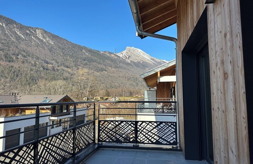 Thones Apartment | New apartment with large terrace in the mountains. 15 minutes from the resorts.