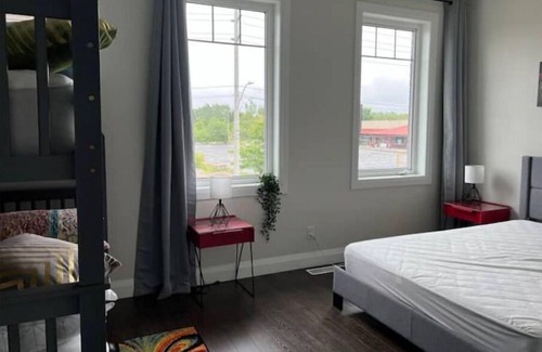 Walkerville House | New Apartments with Hot Tub & Sauna