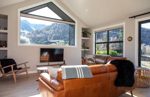 Arrowtown House | New Arrowtown Home, Complete comfort