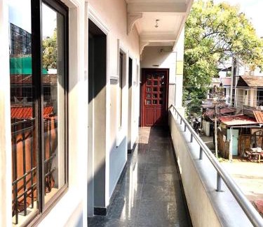 Ernakulam South Cabin | New AS Tourist Home