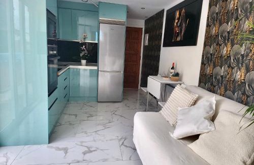 Las Palmas de Gran Canaria Apartment | New Attic with Terrace and Air Conditioning at Las Canteras Beach Parking Optional