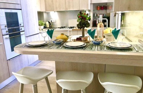 Avignon City Centre Apartment | NEW AVIGNON PLACE JÉRUSALEM beautiful climatisé apartment 2 min PALAIS DES PAPES