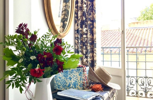 Avignon City Centre Apartment | NEW AVIGNON PLACE JÉRUSALEM beautiful climatisé apartment 2 min PALAIS DES PAPES