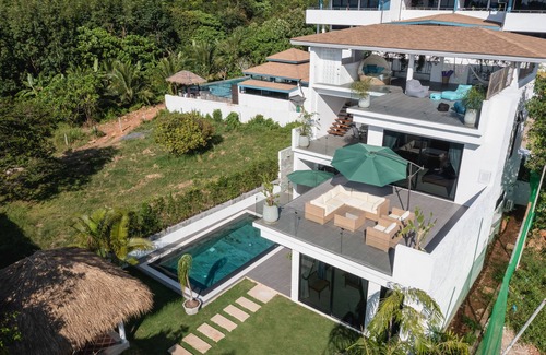 Ko Lanta Villa | New 'Balinese Style' Pool Villa Near Beach with Sunset Sea View!