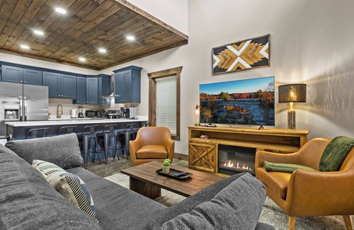 Stanton House | New Barndominium/12 Guest/2 Hot Tubs/2 Kitchens/2 Firepits