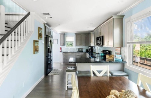 Seaview House | New Bayview Home in SEAVIEW – Luxury, Comfort & Relaxation!