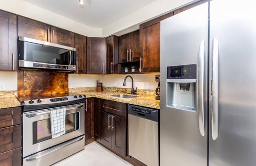 Galt Mile Condo | NEW Beach and Ocean Front Condo 3BR with Pool and Tiki Bar. Sleep 12