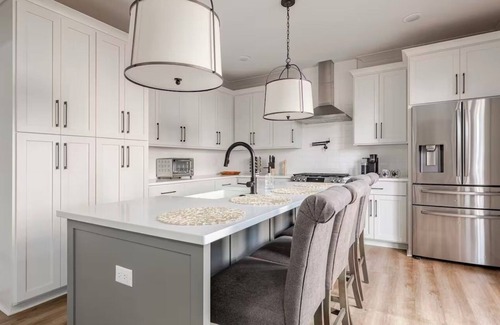 Ono Island House | New Beach Home Pickle Ball Foosball Arcade Marina Pool Sleeps 12