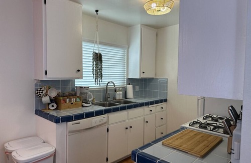 Gas Lamp Section House | NEW! Beach Home w/Gym + Cuddle Couch
