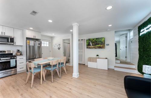 North End House | New Beach House with Game Room