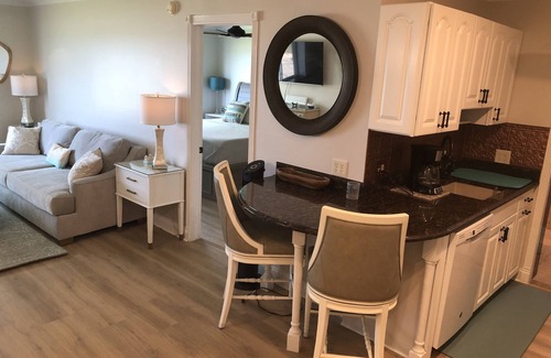 South Haven Condo | NEW! BEACHFRONT LAKE VIEW Lake Michigan 1BR-private beach/heated pool/sundeck!