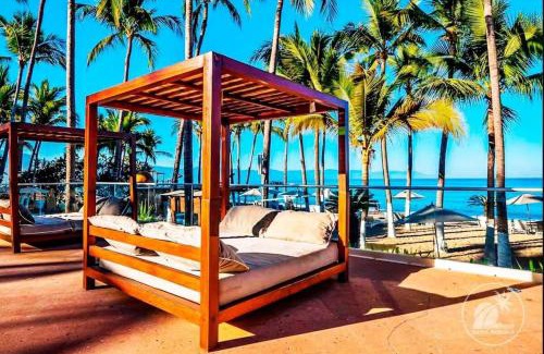 North Hotel Zone House | NEW Beachfront Pool Games 3 Hot Tubs Gym Spa