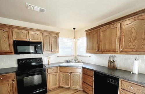 Amarillo House | NEW! Beautiful 3 Bedroom 2 Bath House