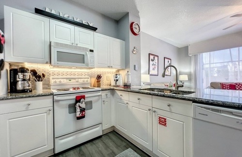 Windsor Palms House | NEW! Beautiful 3BR Townhome w/Private Pool Near Disney in Windsor Palms Resort