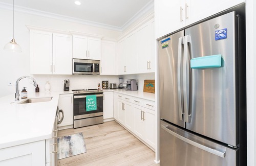Gulf Shores Cottage | NEW Beautiful 4/4 Beach Cottage - Steps to Beach
