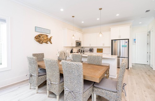 Gulf Shores Cottage | NEW Beautiful 4/4 Beach Cottage - Steps to Beach