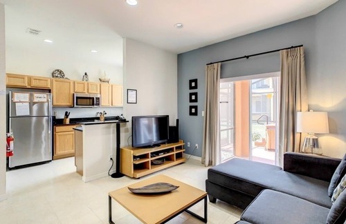 Kissimmee House | NEW! Beautiful 4BR Townhome in Regal Oaks w/Hot Tub & Pool Near Disney