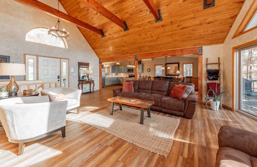 McHenry House | New! Bella Vista: Lake Access, Hot Tub, Lake Views, Fireplace!
