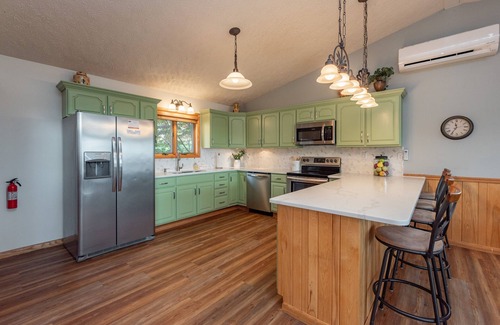 McHenry House | New! Bella Vista: Lake Access, Hot Tub, Lake Views, Fireplace!