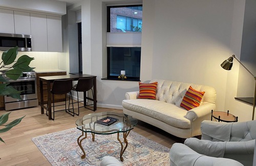 West End Condo | New Boutique 1BR Condo, Georgetown West End, Pvt Deck, Roof Deck