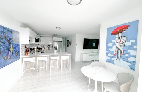 Pueblo House | New Boutique House with Pool near the Beach