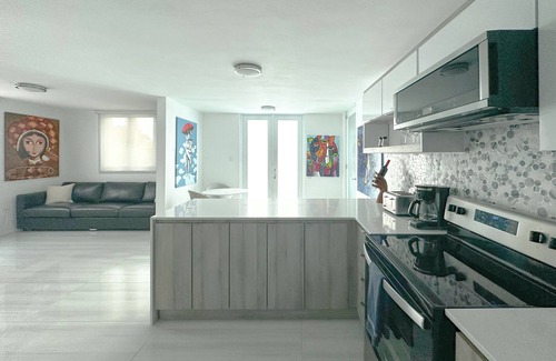 Pueblo House | New Boutique House with Pool near the Beach