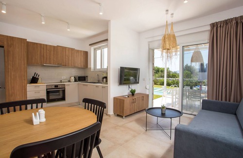 Archangelos Villa | New Brand Villas,Heating Pool, Jacuzzi ,Spa near haraki beach,taverna,market