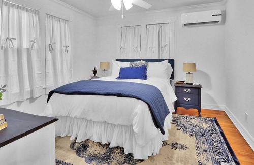 New Braunfels House | New Braunfels Farmhaus | Walking Distance to Local Attractions!