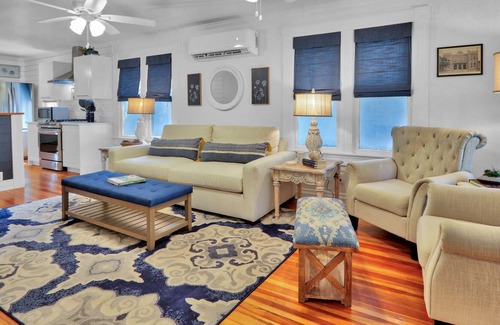 New Braunfels House | New Braunfels Farmhaus | Walking Distance to Local Attractions!